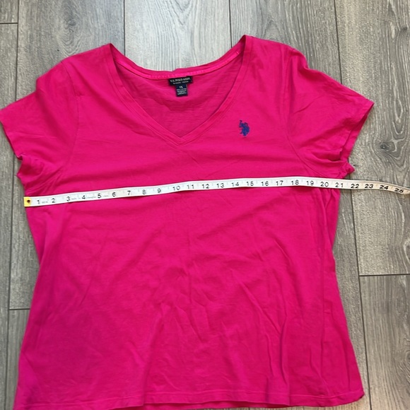U.S. Polo Assn. Sz 1X, hot pink, 100% cotton, preppy, Barbiecore t-shirt v-neck - Picture 5 of 6